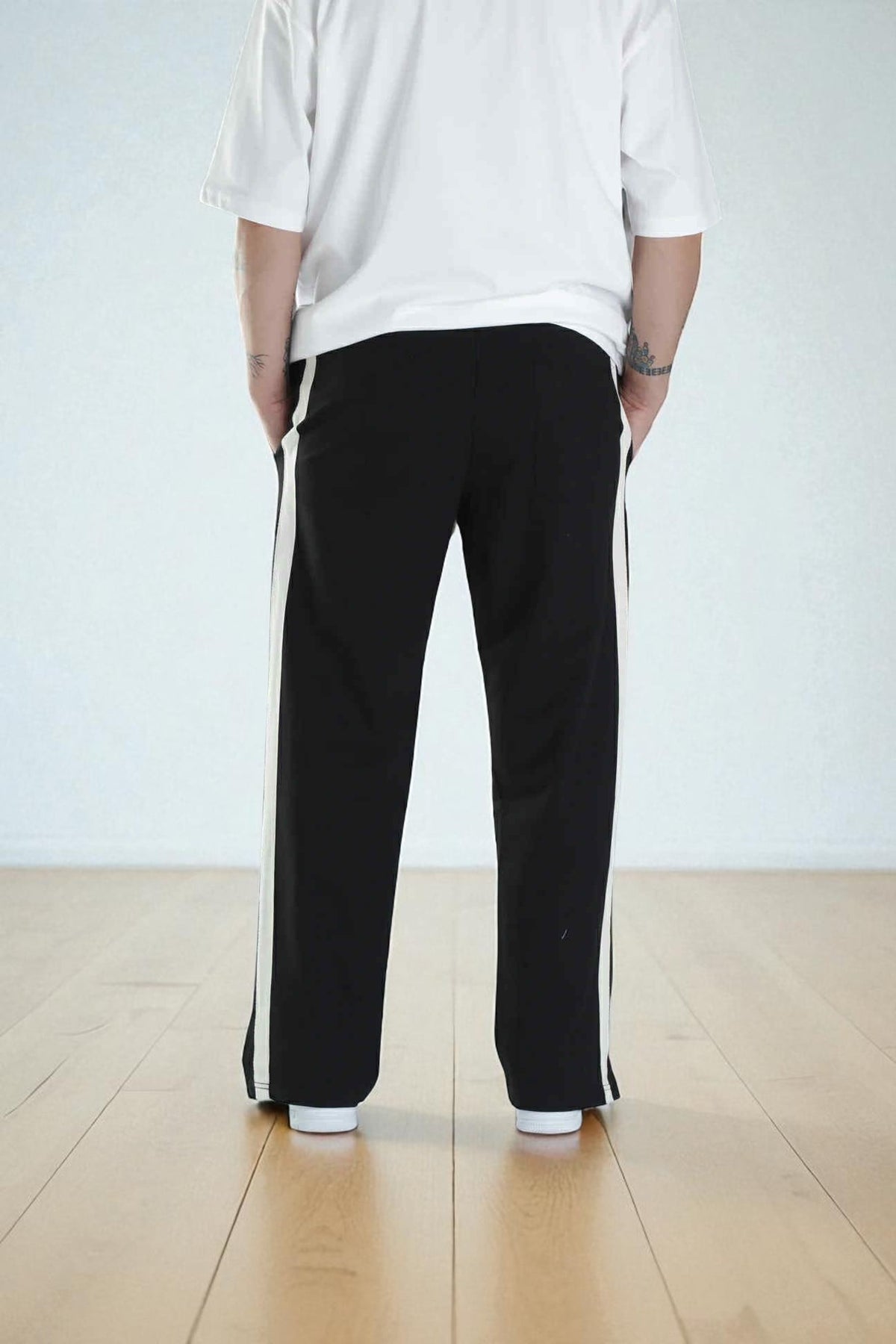 Jogger X2Z Con Rayas Blancas Laterales | Streetwear Premium 🔥